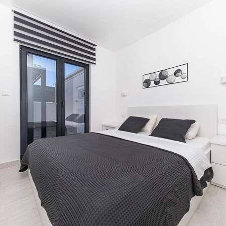 Luxury Apartment Pia With Swimming Pool And Grill Trogir Eksteriør bilde
