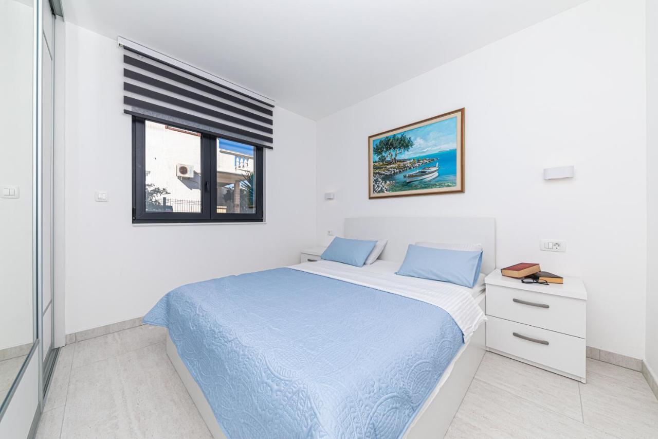 Luxury Apartment Pia With Swimming Pool And Grill Trogir Eksteriør bilde