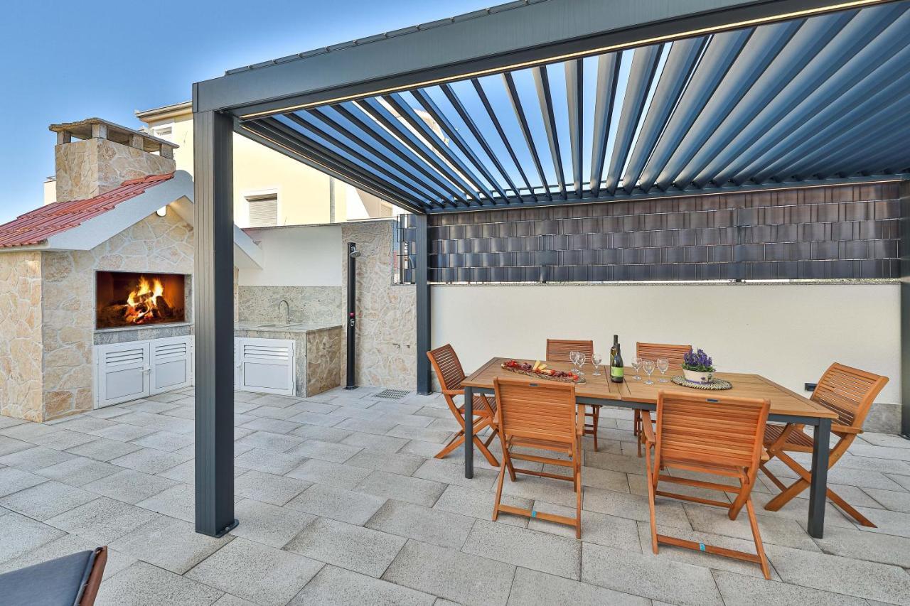 Luxury Apartment Pia With Swimming Pool And Grill Trogir Eksteriør bilde