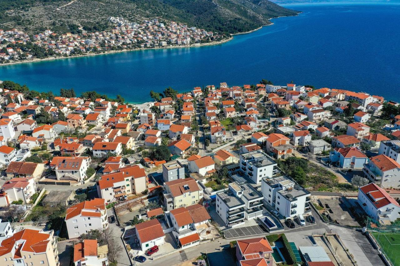 Luxury Apartment Pia With Swimming Pool And Grill Trogir Eksteriør bilde