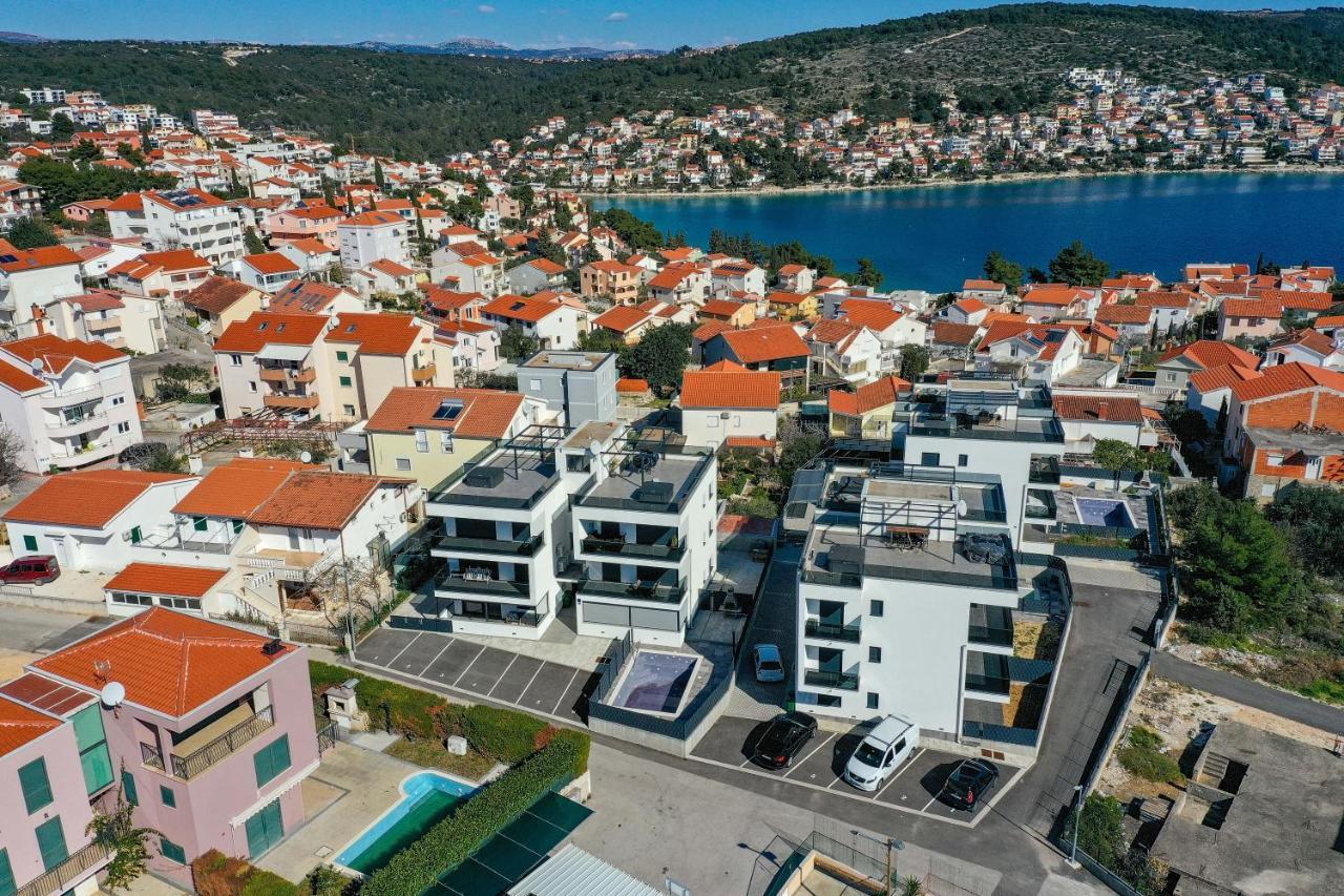Luxury Apartment Pia With Swimming Pool And Grill Trogir Eksteriør bilde