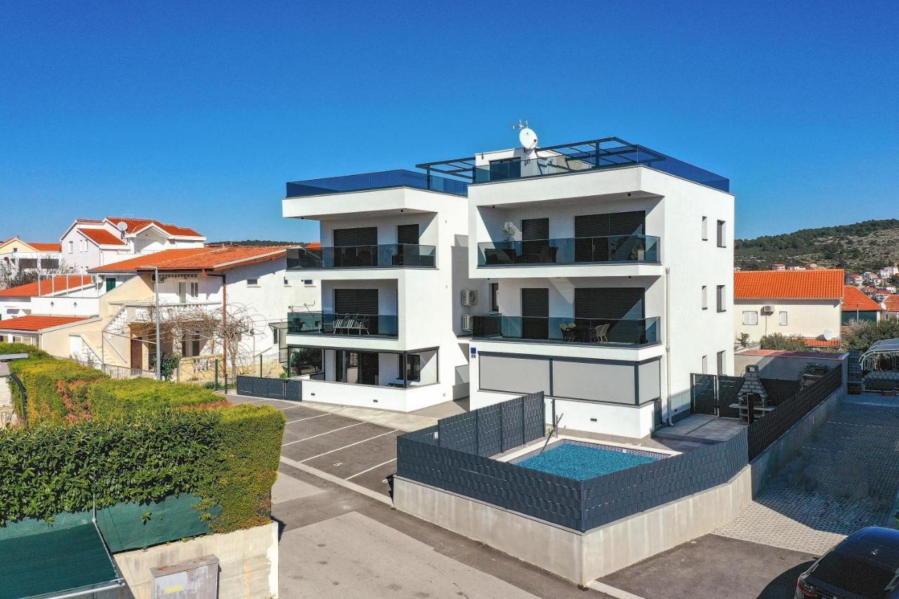 Luxury Apartment Pia With Swimming Pool And Grill Trogir Eksteriør bilde